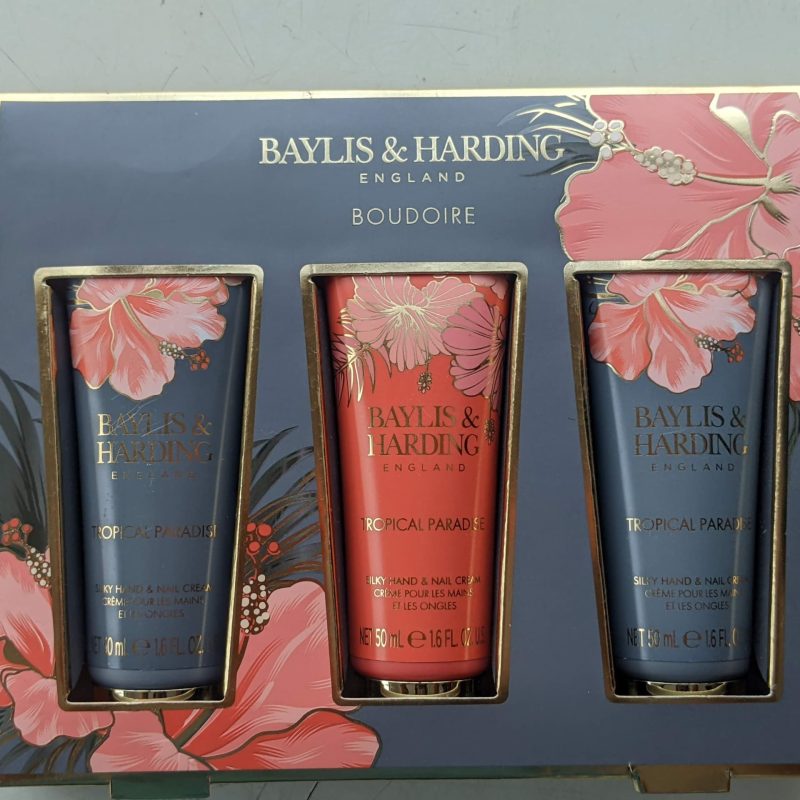 Baylis and harding boudoire hand care set