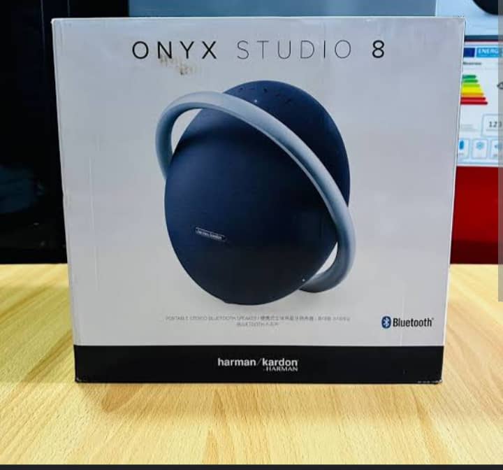 Onyx Studio 8